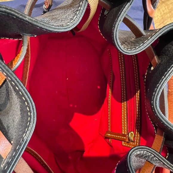 Dooney & Bourke Black and Tan Leather Shoulder Bag - Picture 4 of 10